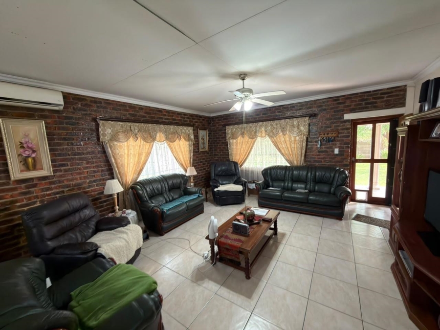 5 Bedroom Property for Sale in Riebeeckstad Free State